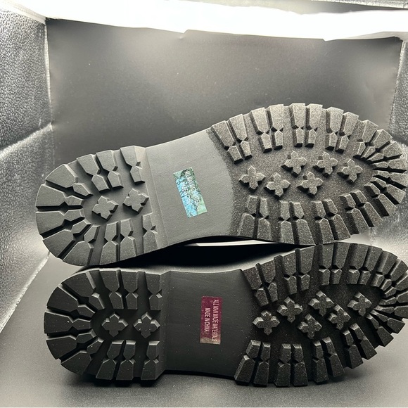 Black Leather Ankle Chelsea Boots - Picture 5 of 5